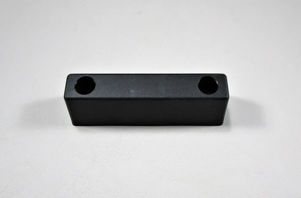 Malibu Seat Cleat, 4", Plastic, Black