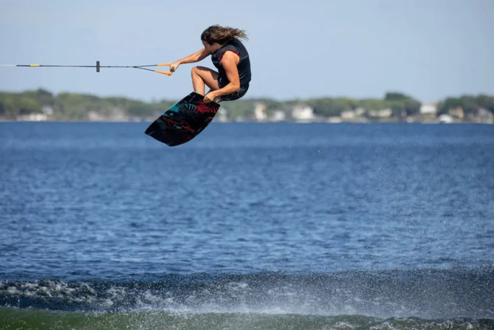 Ronix 2025 Krush Wakeboard | Divide Bindings