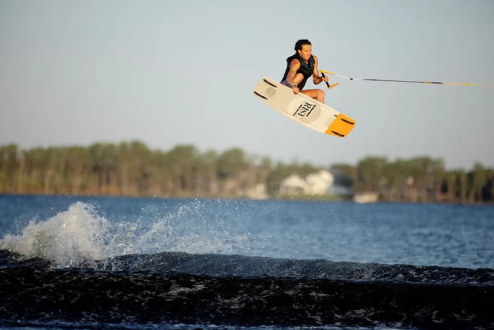 Ronix 2023 Rise Wakeboard | Halo Bindings